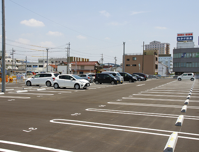 月極め区画（名鉄常滑駅方面を望む）